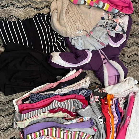 Toddler Girls Clothing Bundle 18-24 Months - Picture 1 of 1